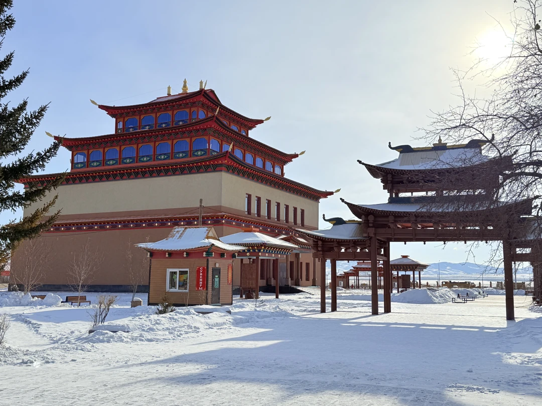 Спасибо Анастасии за замечательную экскурсию и увлекательный рассказ о буддизме, дацанах и ламах! Получилось побывать, пусть