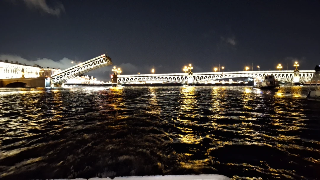 Всё прошло замечательно под звуки саксофона. Романтично,спокойно