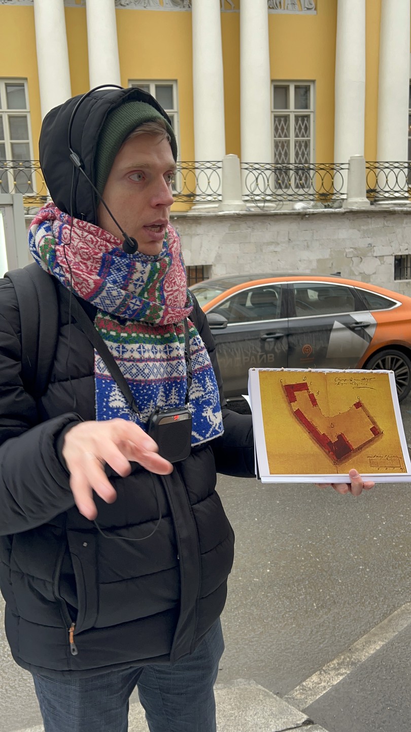 Наконец пришла весна в город Москва и мне на глаза попалась экскурсия, пока без отзывов, но