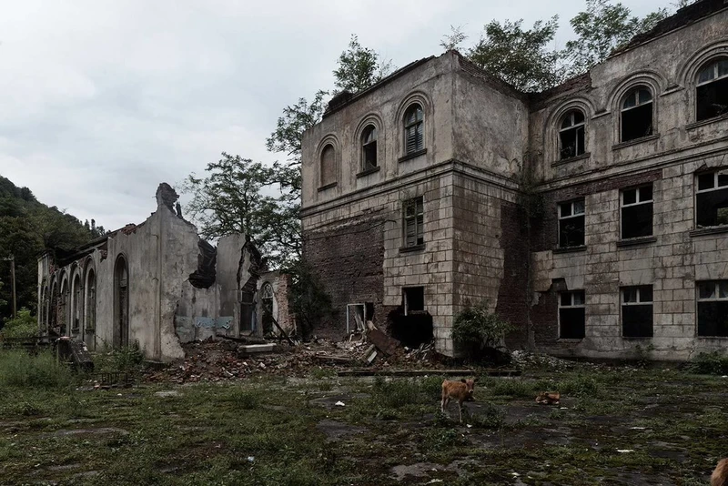 Города-призраки восточной Абхазии и парк водопадов (из Сочи)