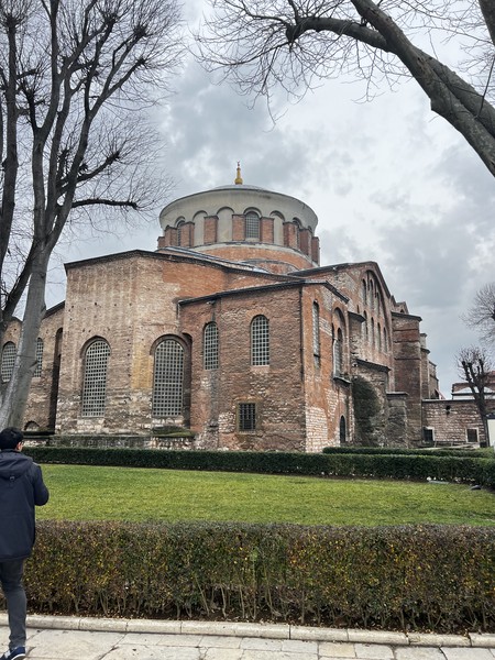 Мне понравилось все, Мустафа грамотно рассказал историю Турции, помог организовать трансфер в аэропорт после экскурсии, сам