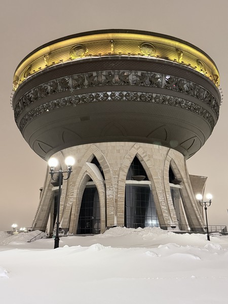 прекрасная вечерняя обзорная экскурсия. всего понемножку, ребенок 9 лет был в восторге от рассказов экскурсовода. мы