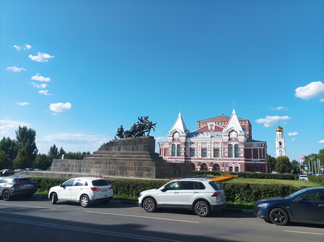 Всё отлично. Самара супер. Екатерина очень симпатичная и знающая своё дело