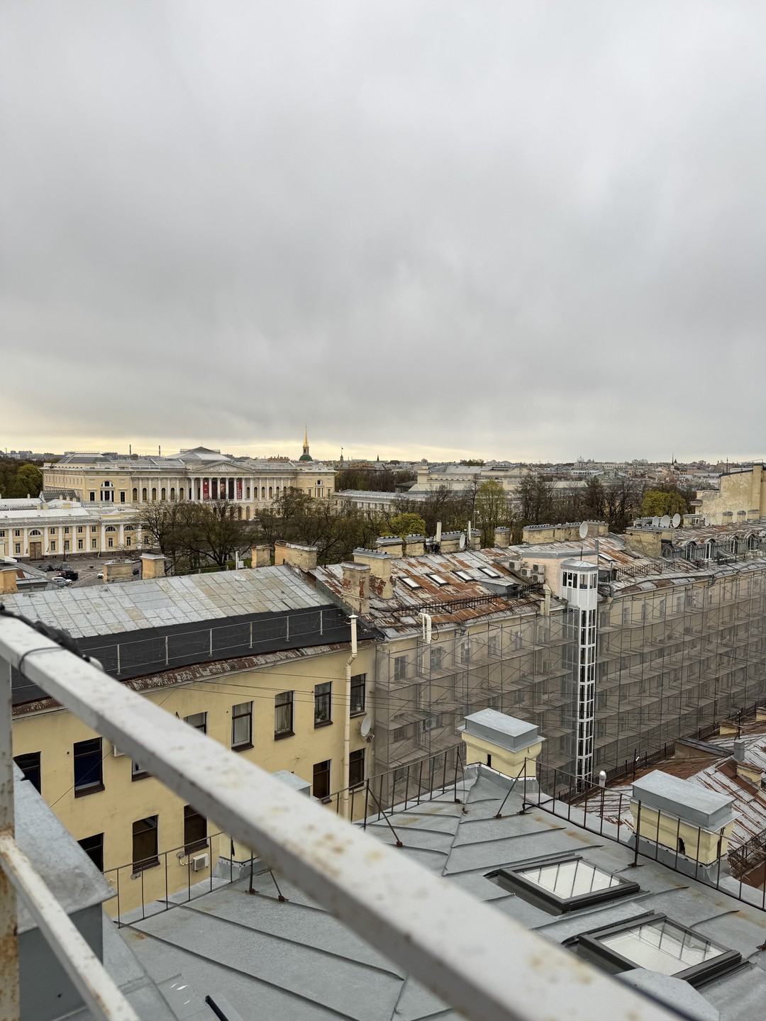 Спасибо за интересную экскурсию! Прошлись по нестандартному маршруту, узнали много нового. Гид круто все рассказал, ответил на вопросы