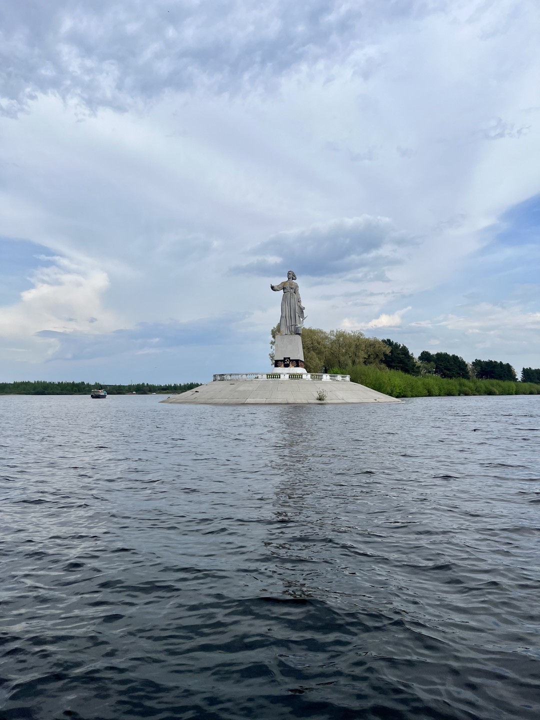 Исследуем Рыбинское водохранилище: прогулка на катере (Валерия)