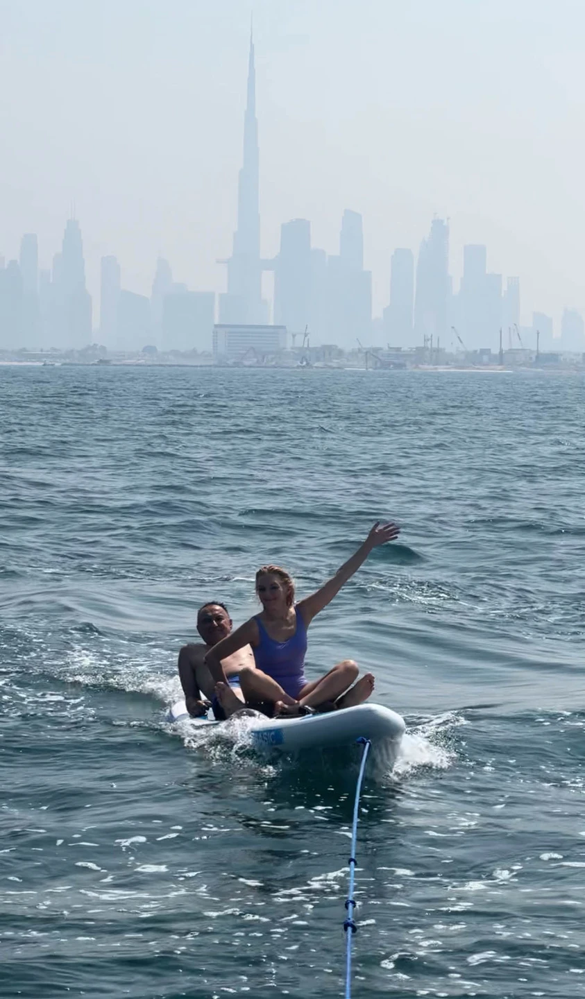 Групповая прогулка на парусной яхте с видами на Дубай (Виктория)