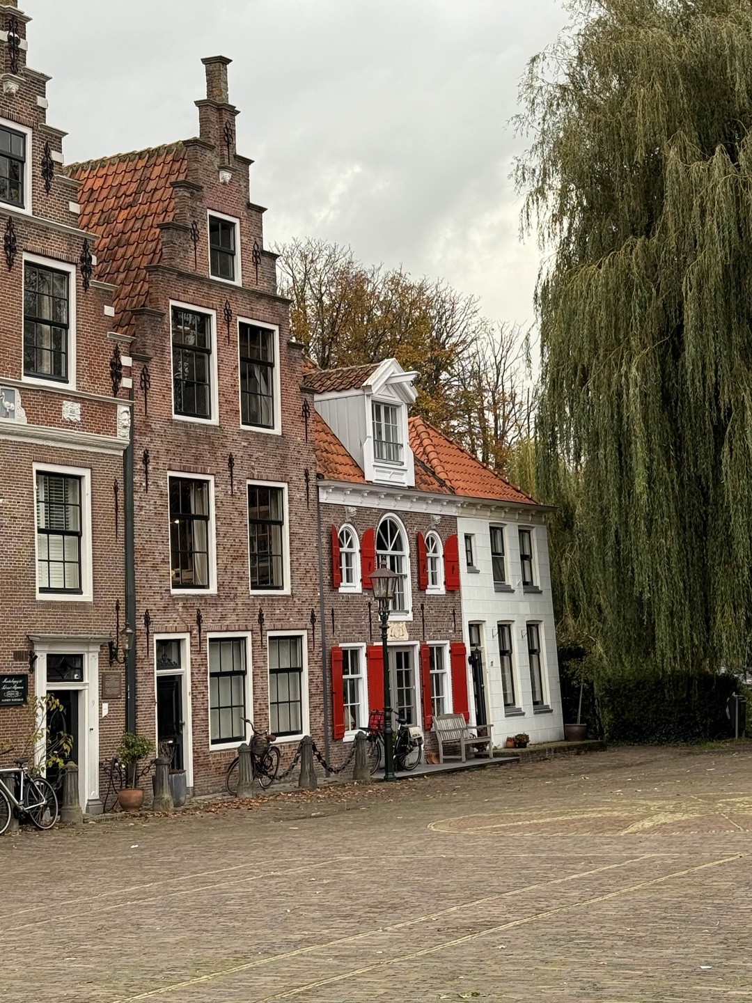 Случилось побывать нам в Амстердаме. Я была несколько раз, но никогда за пределами города, а еще