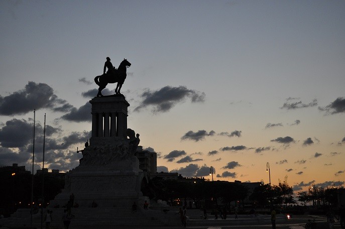 Прогулка по набережной Малекон на закате солнца