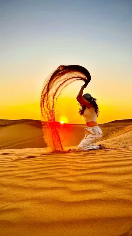 Сафари в пустыне, ужин, шоу и фото в красном платье (из Дубая)