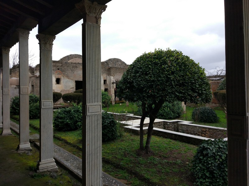 Помпеи - погружение в прошлое и свежий взгляд на настоящее