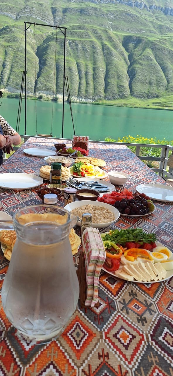 Здравствуйте. Провели три незабываемых дня в горах. Мы ездили группой 5 человек в очень комфортном микроавтобусе.