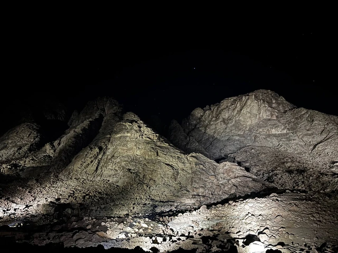 Очень впечатляющее путешествие. Действительно преодоление себя и расстояния. Были зимой, очень холодно и очень сильный ветер.