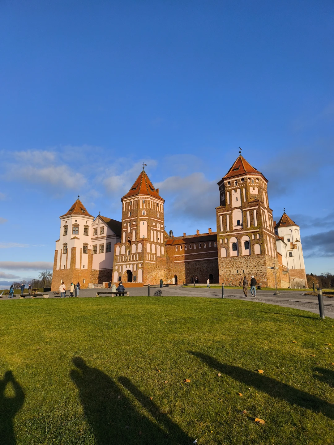 Здравствуйте. Экскурсия, а вернее маленькое путешествие, была очень яркой и запоминающейся. Иван настоящий профессионал своего дела.