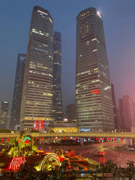 Это наш любимый формат экскурсий - прогуляться по городу, за один день посетить все "визитные карточки"