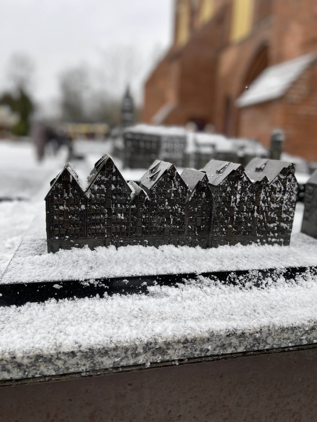 Не смотря на холод, все было душевно и интересно), подаренные кусочки солнца Андреем (нашим гидом) из