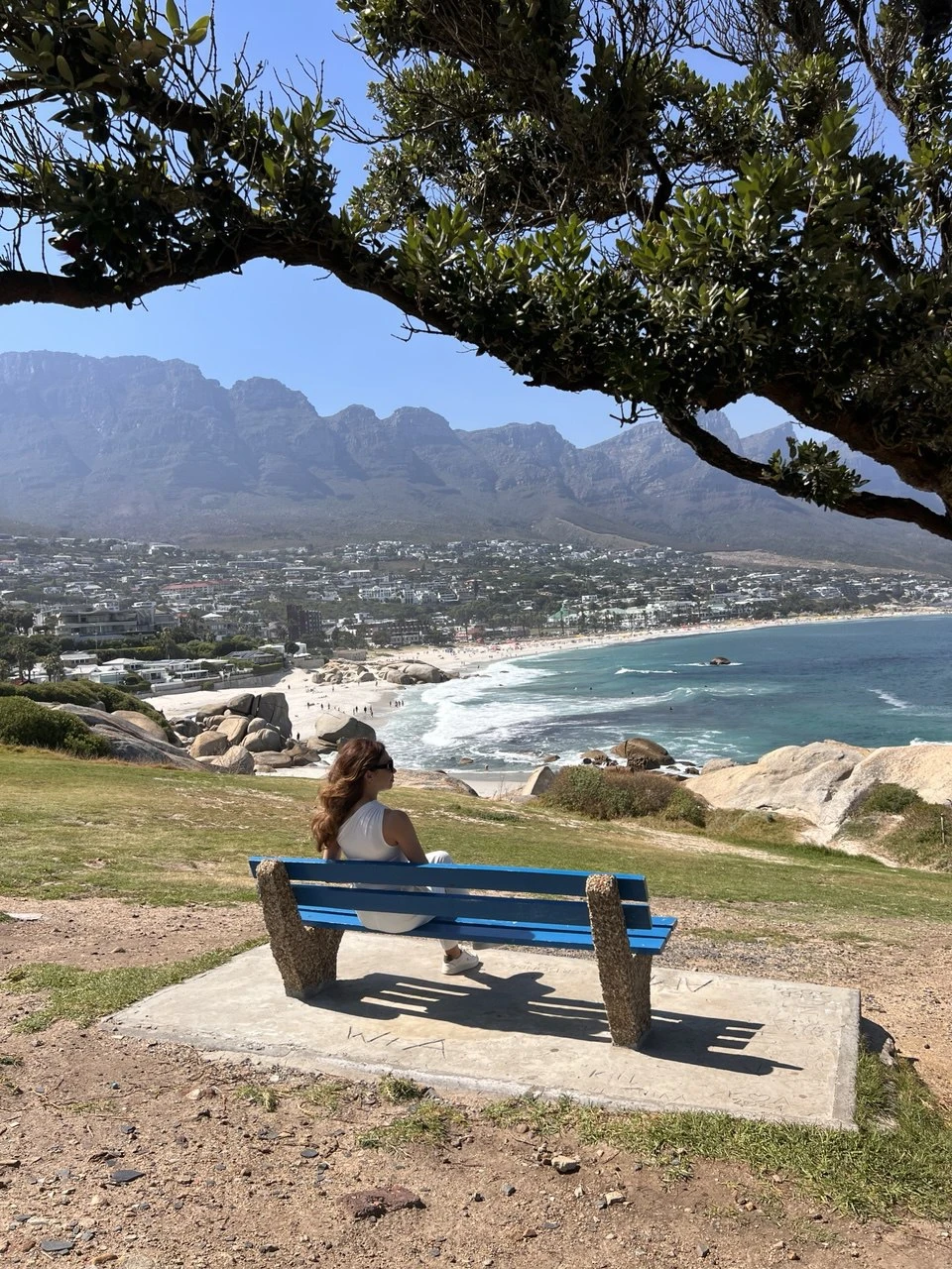 Экскурсию проводил Константин Садченко. Практически 12 часов мы ездили по локациям, и Константин рассказал всю историю