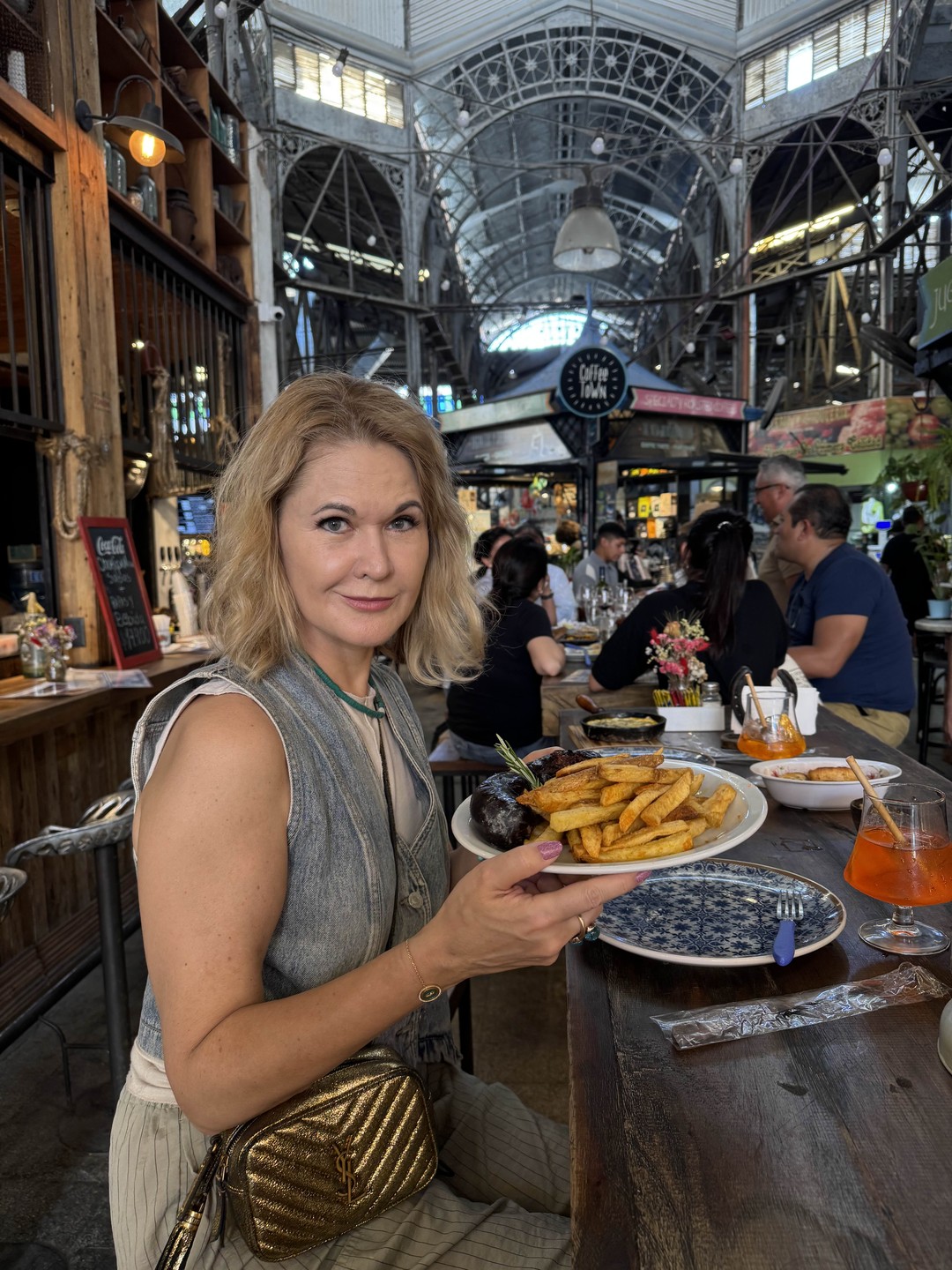 У меня было два дня перед круизом в Буэнос- Айресе и Михаил стал прекрасным проводником для