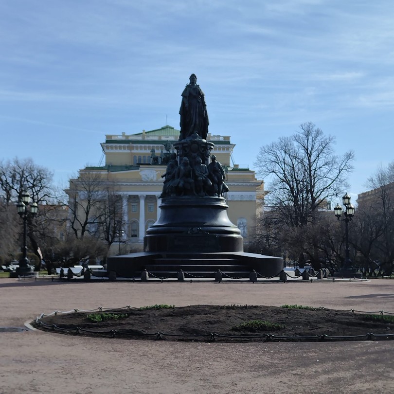 Впервые в жизни попробовала именно такой формат квеста и очень рада, что остановила свой выбор именно