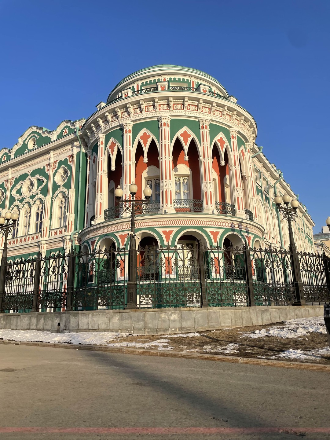 Идеальная прогулка для экспресс-знакомства с городом под сопровождение увлекательного повествования. Светлана - замечательный и очень душевный