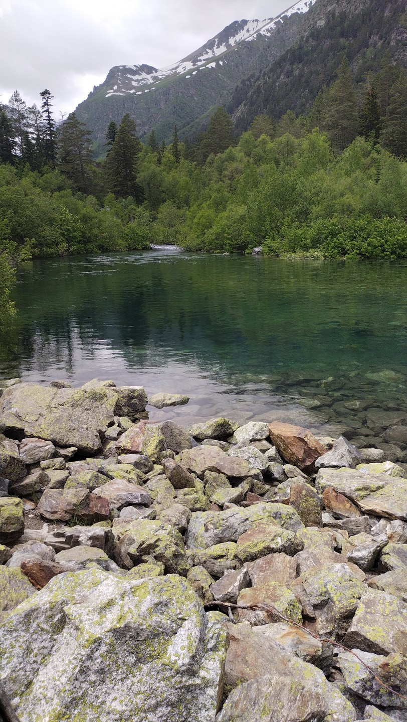 Сегодня ходили с Максимом к Бадукским озёрам, было очень сложно подниматься, но оно того стоило! Озера