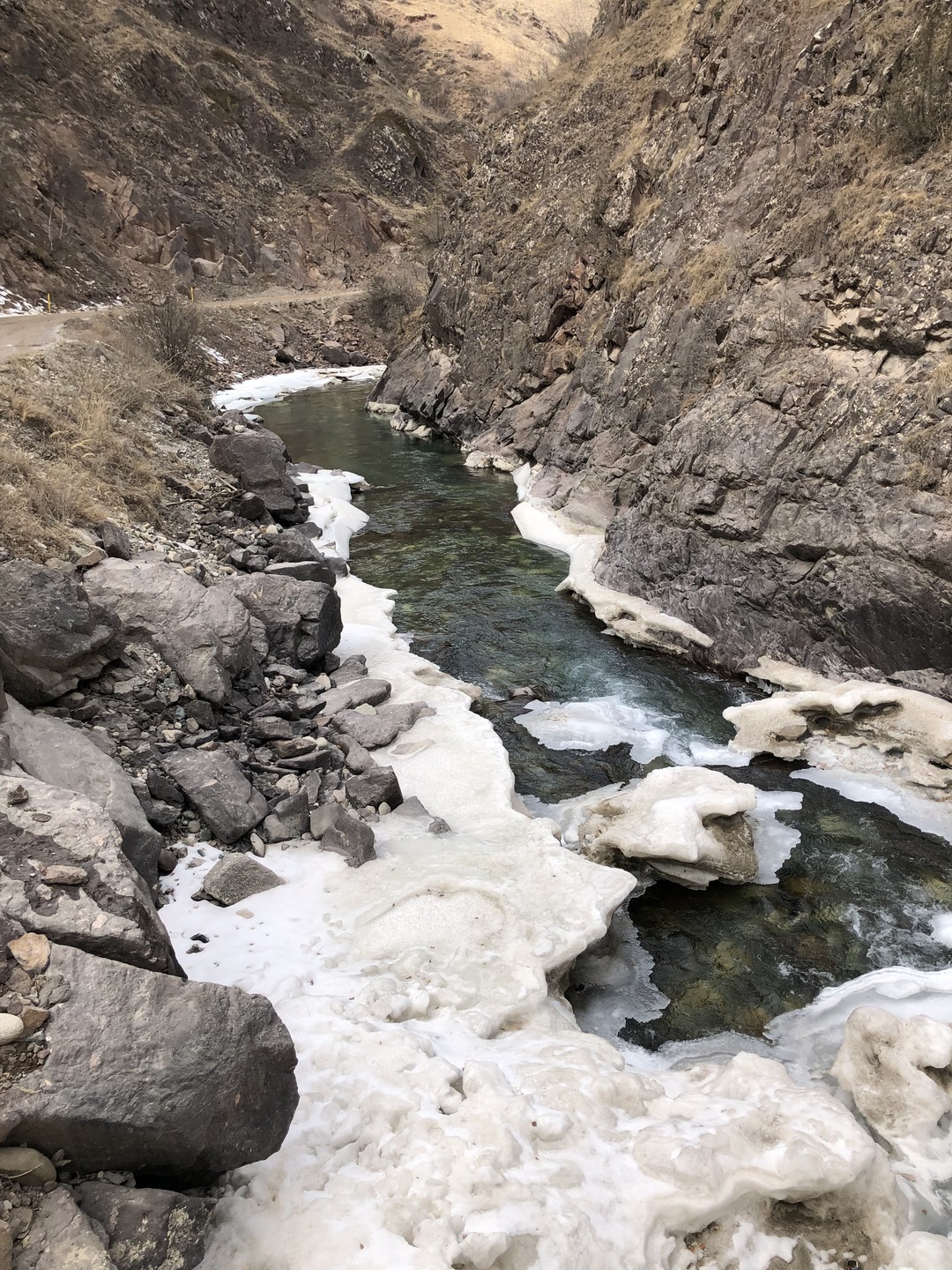Экскурсию проводил Дмитрий. Очень подробно рассказывал про достопримечательности по маршруту, отзывчивый и вежливый. Рекомендуем. Сам маршрут