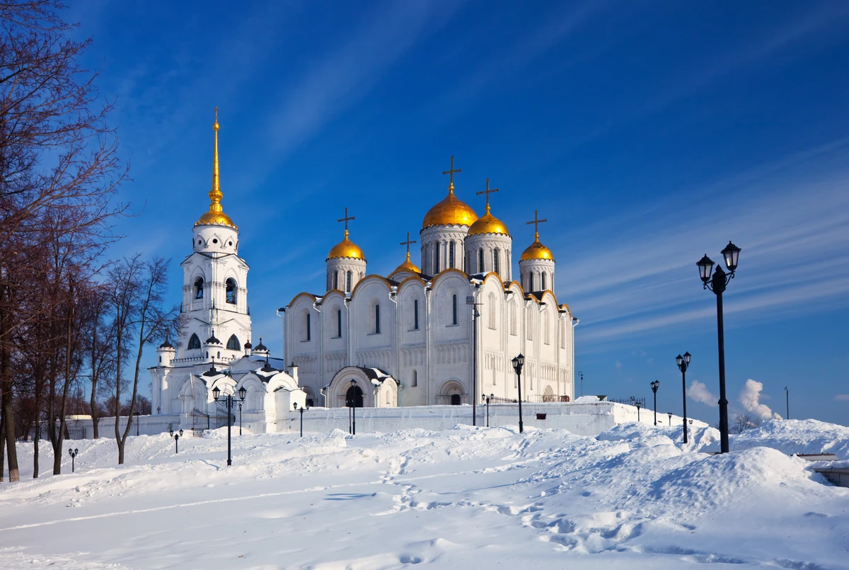 Фото Новогодний тур во Владимир и Суздаль с праздничной программой в стиле фильма «Чародеи»