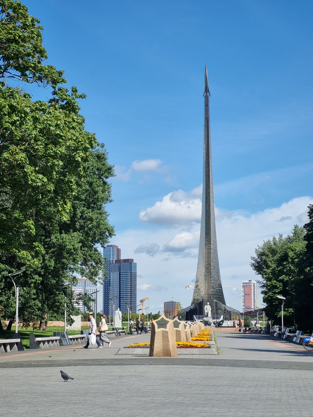 Огромное спасибо Наталье за экскурсию по Космопарку и гостинице космос! Прогулка в парке была легкой, но