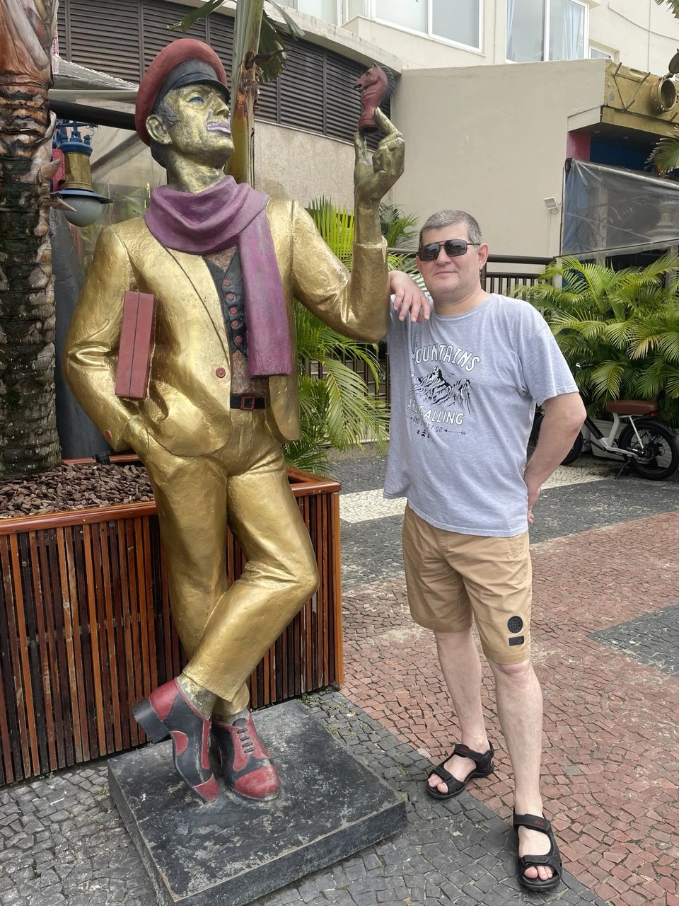 С нами на экскурсии была Татьяна. Нам очень повезло, что мы выбрали такого замечательного экскурсовода. Это