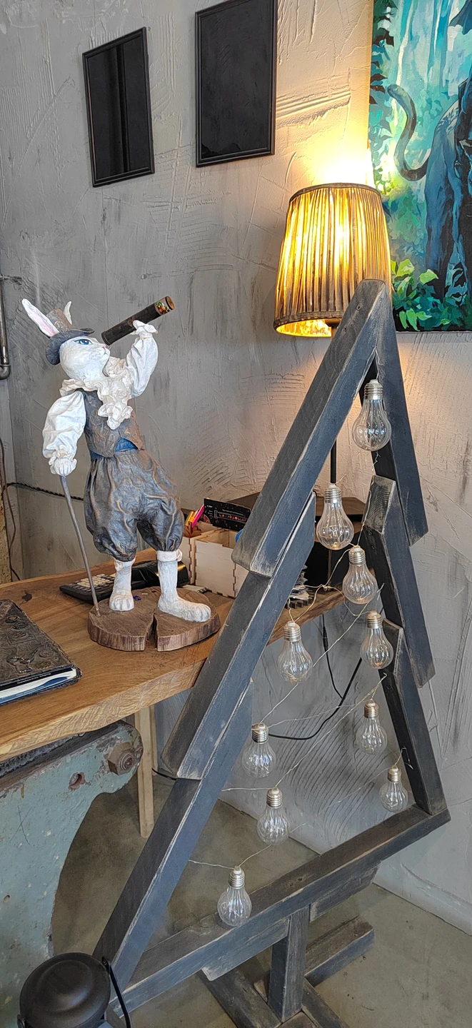 Как в детстве побывали! Узнали много нового, интересного. Попробовали смастерить сами калейдоскоп и у нас получилось!