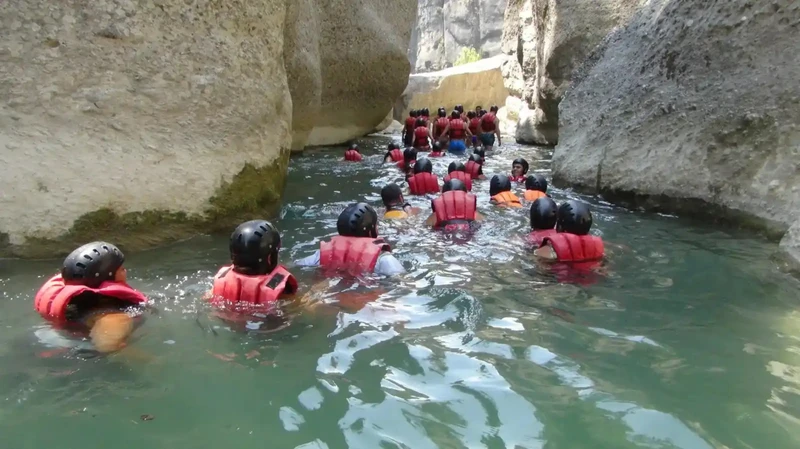 Приключения в каньоне Кёпрюлю: рафтинг по горной реке