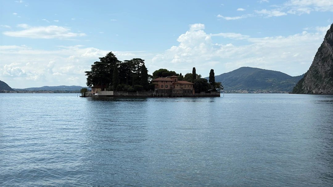 Это было превосходно! Это действительно не изъезженный маршрут, 7 часов пролетели незаметно, очень красиво, интересно. Успели