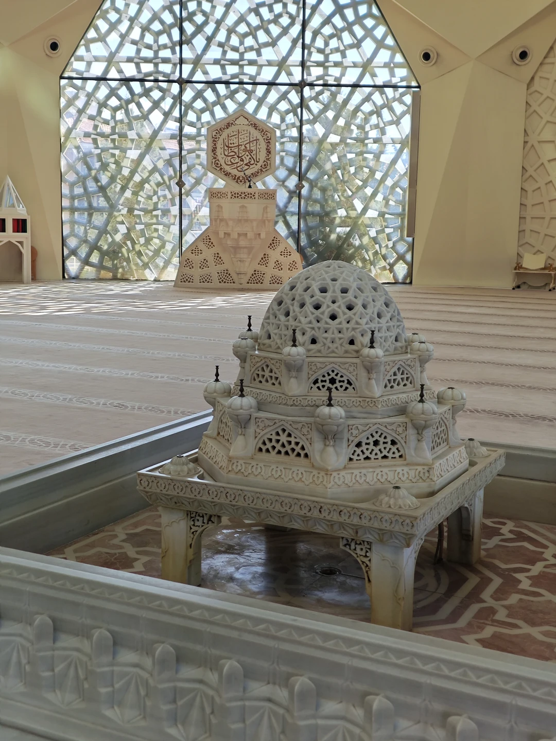 Могу сказать, что экскурсия полностью соответствует описанию. Прекрасный гид, очень интересный и познавательный рассказ на протяжении