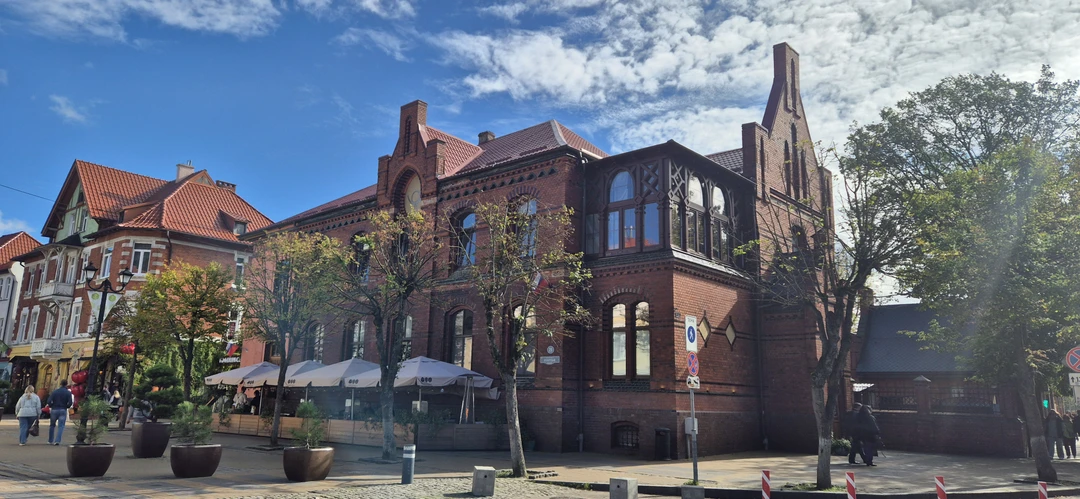 Мы поехали на эту экскурсию с г. Зеленоградск. Для нас заказали такси до сыроварни, которая находится