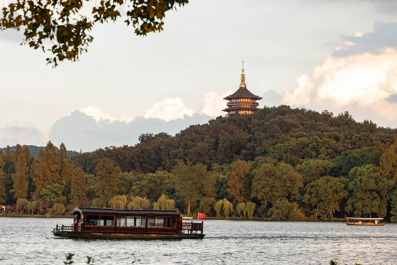 Комфорт-тур по знаковым локациям Китая: города, природа и культура (всё включено)