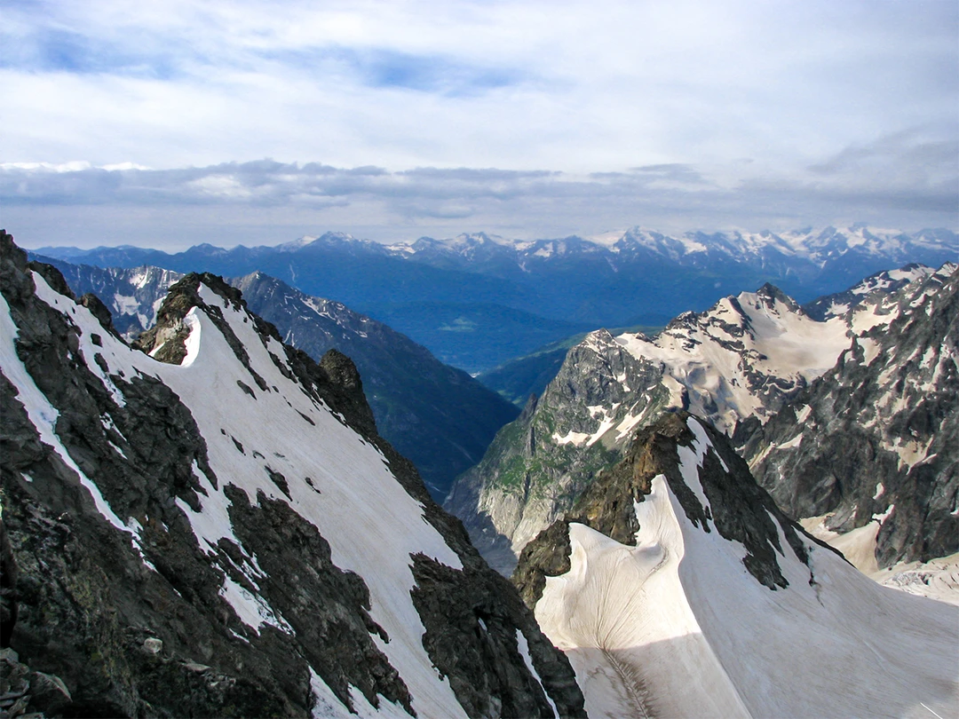 Где находится и&nbsp;как добраться до&nbsp;ущелья Адыр-Су