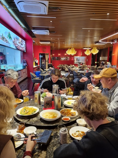 Алексей замечательный гид. очень позитивный, общительный, хорошо говорит по-русски. Мы очень подружились с ним за время