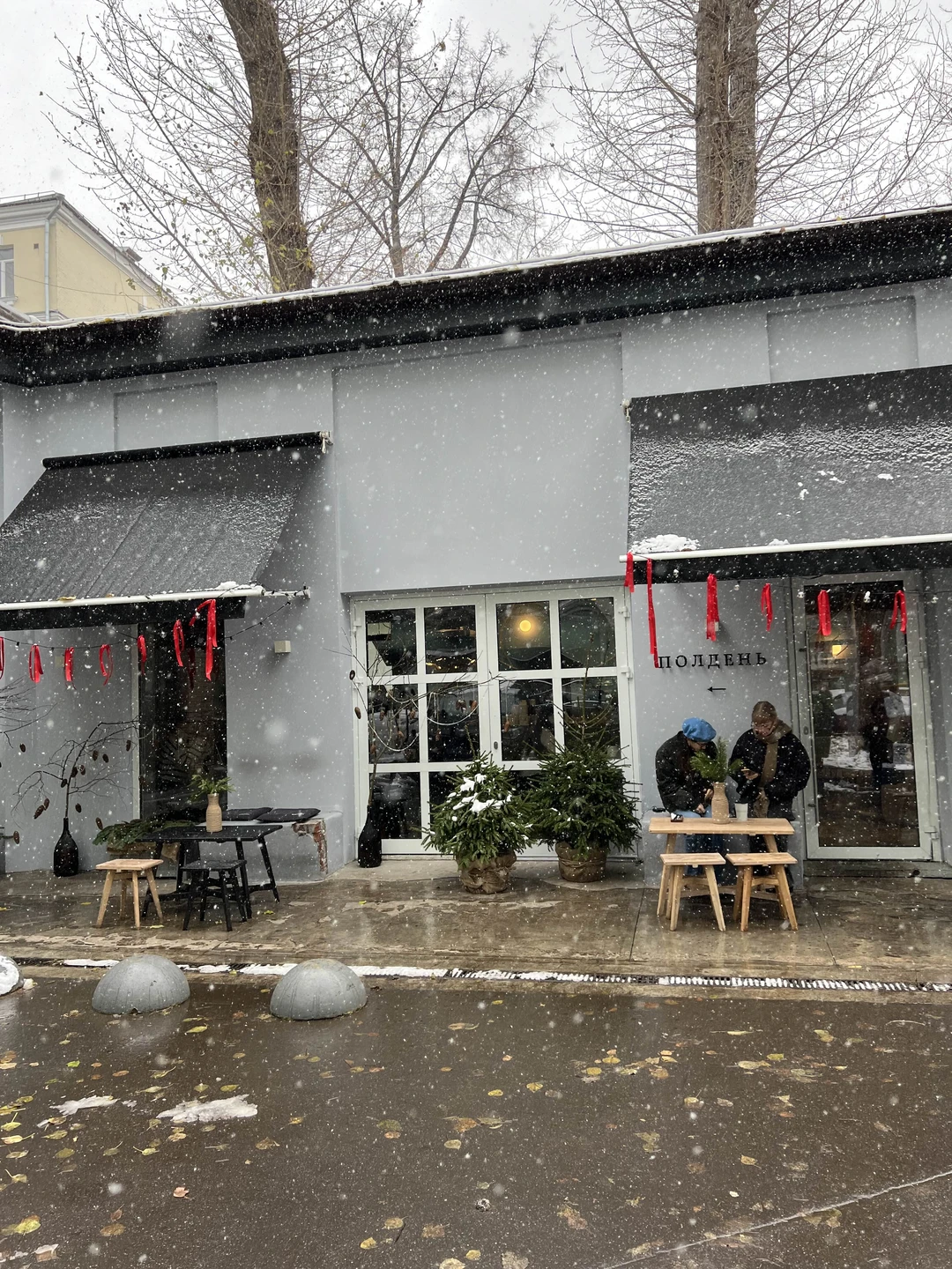 Одна из лучших зимних экскурсий! Много теплых помещений, горячие напитки по маршруту - всё продумано для комфортной прогулки.