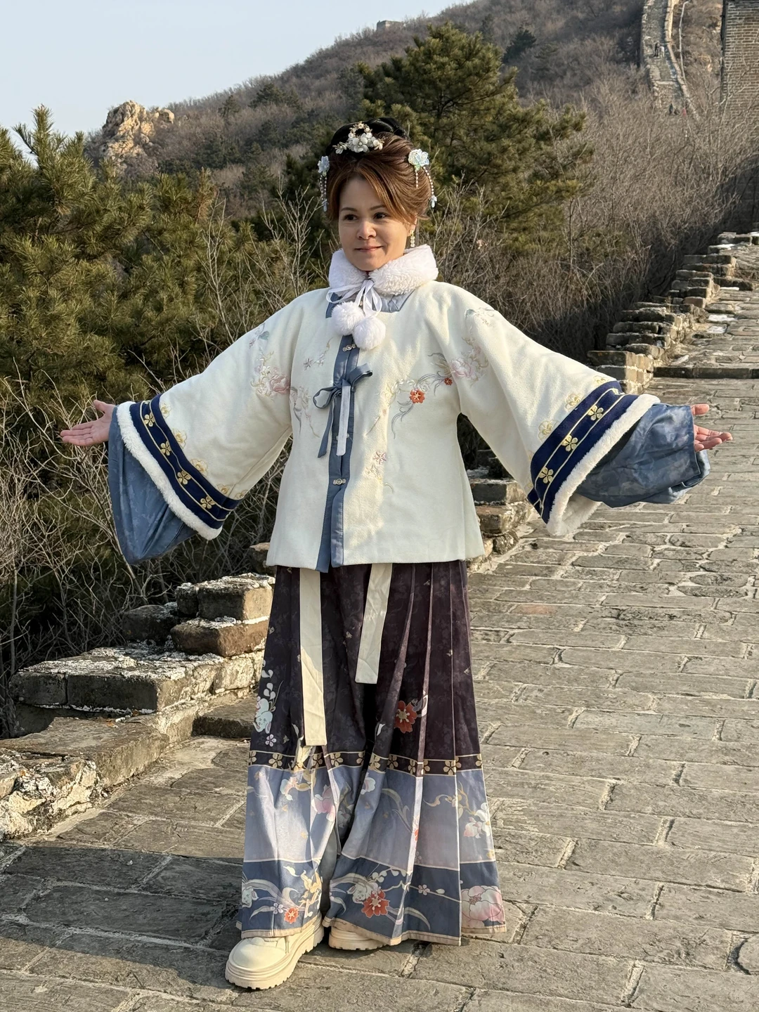 Рекомендую этого организатора и чудесного экскурсовода Андрея! Очень интересный маршрут, комфортный автомобиль (у нас была индивидуальная