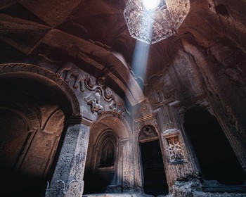 Монастырь Гегард, храм Гарни и дегустация коньяка