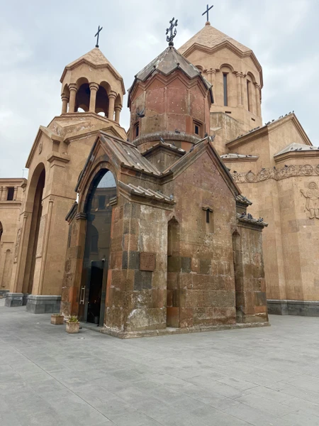 очень приятный гид, провела нас по замечательным улицам Еревана, рассказывая историю Армении и жителей. экскурсия оставила прекрасное впечатление