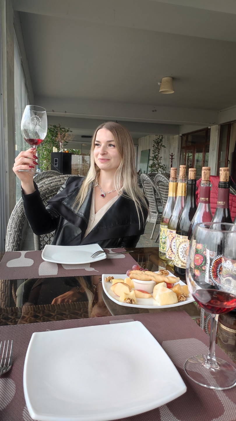 В силу ограниченного времени нахождения в Ташкенте, забронировала этот, достаточно неожиданный для Узбекистана, тур)