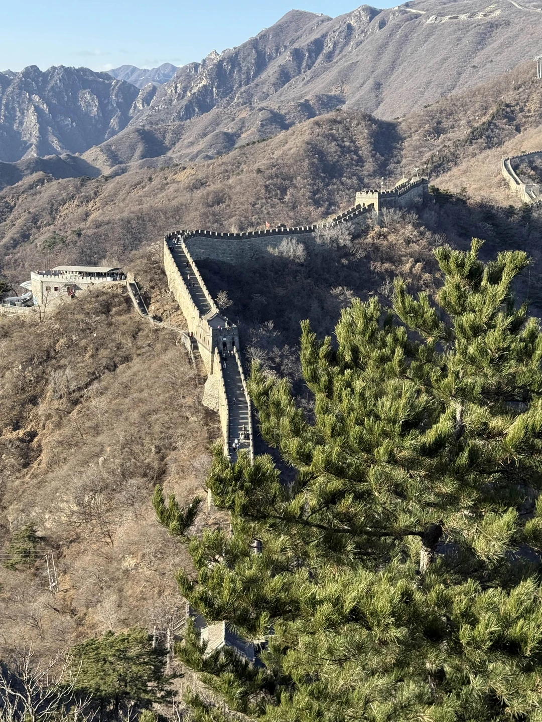 Экскурсия очень понравилась. Олег приехал точно ко времени в которое договаривались, машина комфортная, большая - удобно смотреть на город в пути