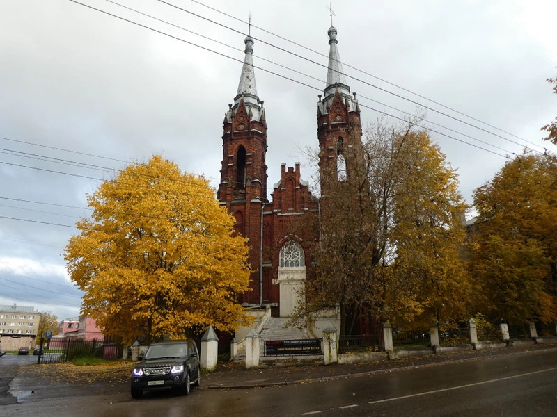 2000 нескучных шагов с гидом, влюблённым в Рыбинск