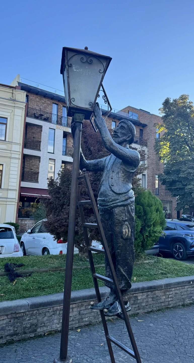 Экскурсия очень понравилась. Организовано на высшем уровне, все очень чётко, без задержек. Увидели много достопримечательностей. Побывали