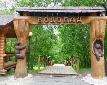 Водопады, дегустация минеральной воды, подъём на гору Сампо