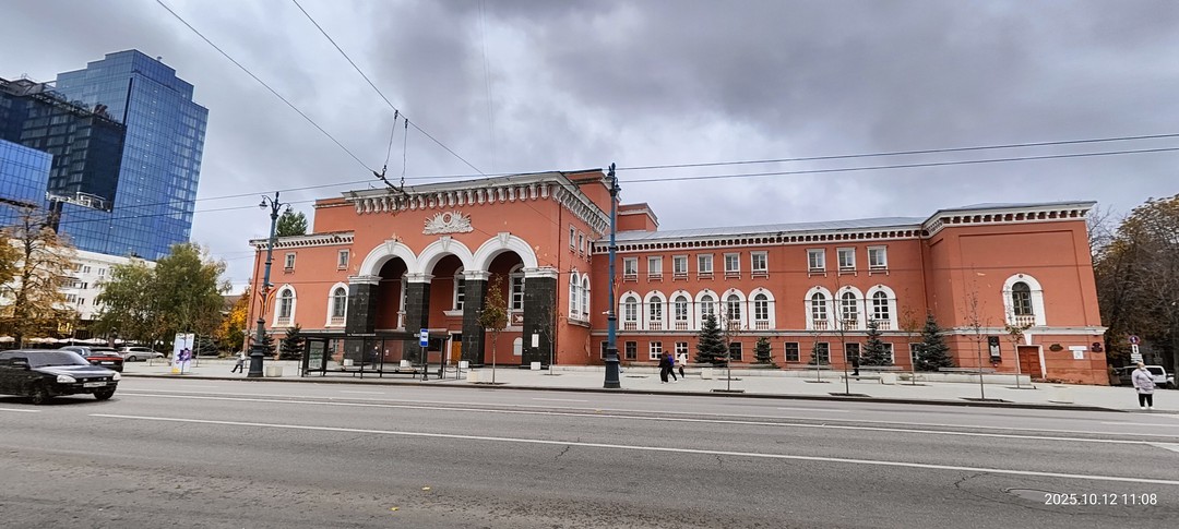 Прекрасные впечатления с момента заказа- нам сразу позволили маневрировать со временем проведения, мы приезжали из области.