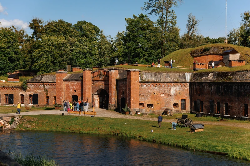 Легенда в камне: форт №11 + бастион «Обертайх» + Музей марципана