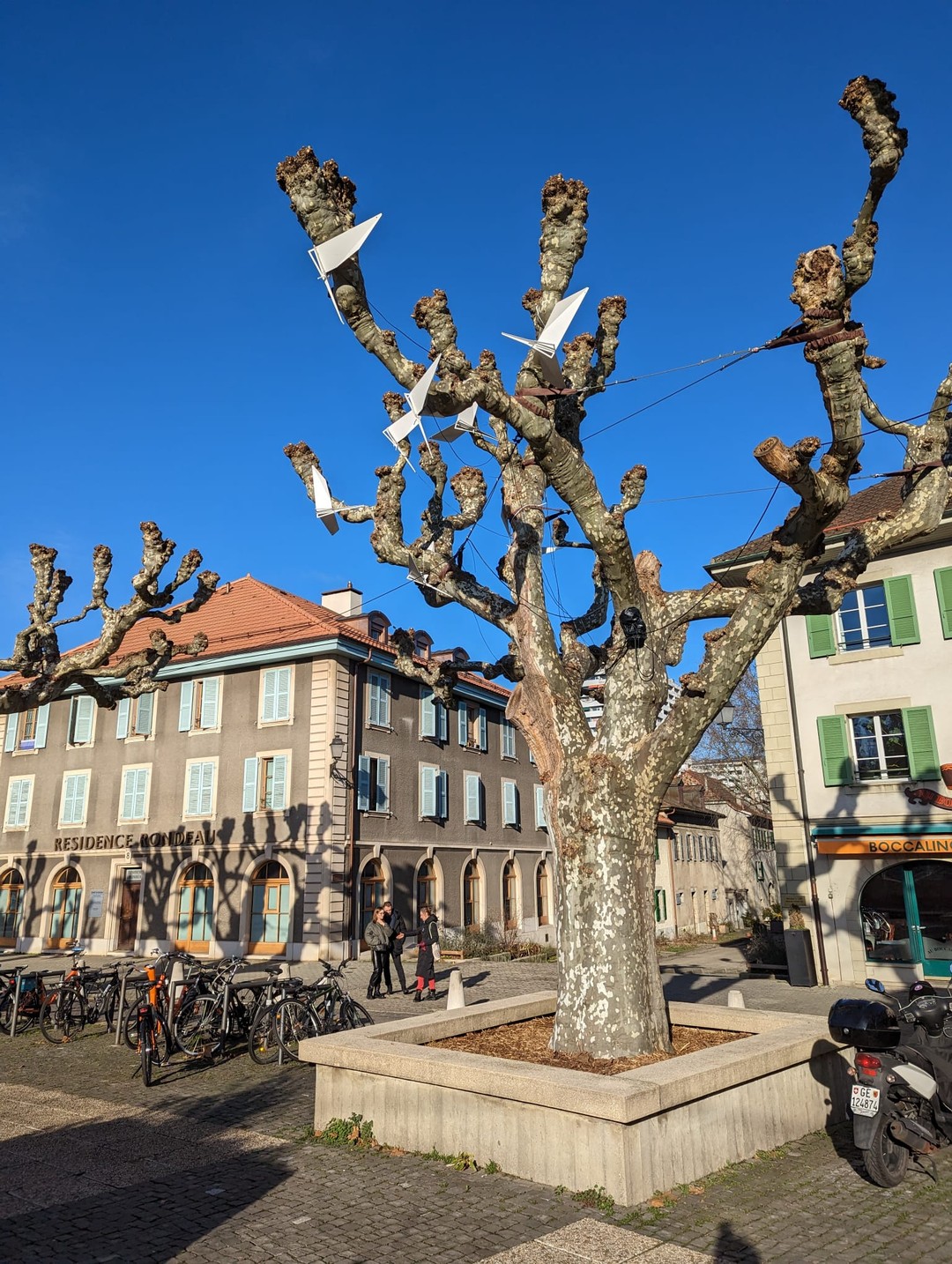 Прекрасная прогулка по старинному району Женевы - Каружу в сопровождении гида Дарьи, которая заражает своим энтузиазмом