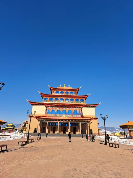 Иволгинский дацан — место силы. Красиво, спокойно и очень познавательно. Огромное спасибо гиду Бадме за интереснейшую