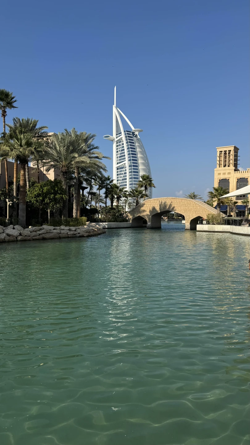 Большое спасибо за отличную экскурсию! Бек не только интересно рассказывал, узнали много нового и интересного